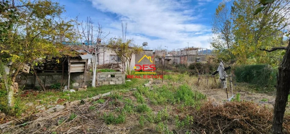 Vlore, shitet shtepi 2+1+Ballkon Kati 0, 98 m² 400.000 € (Rruga Enver Jaho)