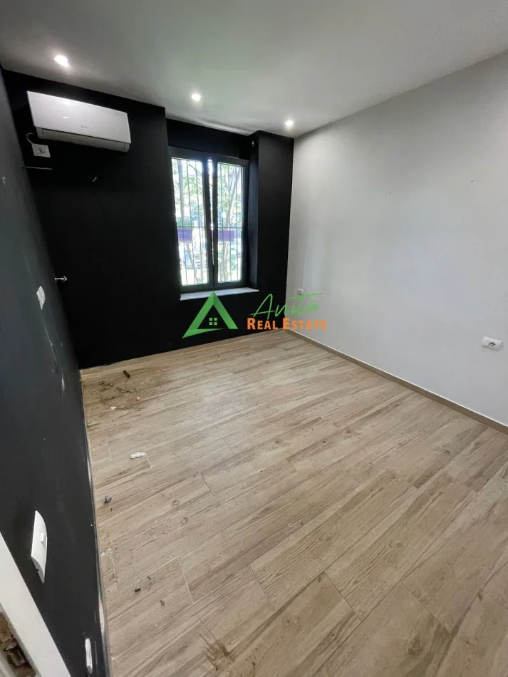 Tirane, jepet me qera ambjent biznesi Kati 1, 50 m²  70 000 Leke (Stadiumi Dinamo)