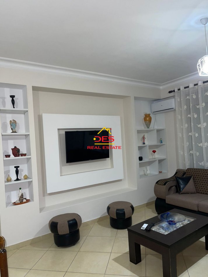 Vlore, jepet me qera apartament 3+1+Ballkon Kati 5, 120 m² 500 € (Rruga Nermin Vlora Falaski ,Vlorë)