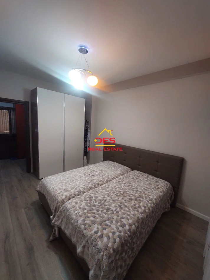 Vlore, shitet apartament 2+1+Ballkon Kati 4, 135 m² (Rruga Demokracia)