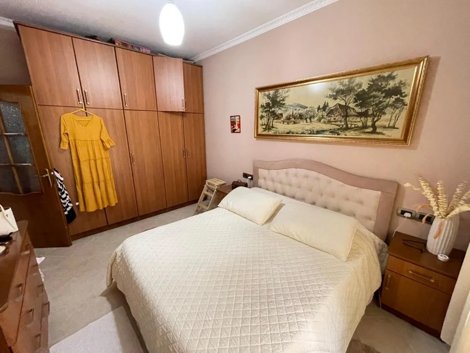 Tirane, jepet me qera apartament 1+1 Kati 4, 58 m² 550 € (Rruga myslym shyri)