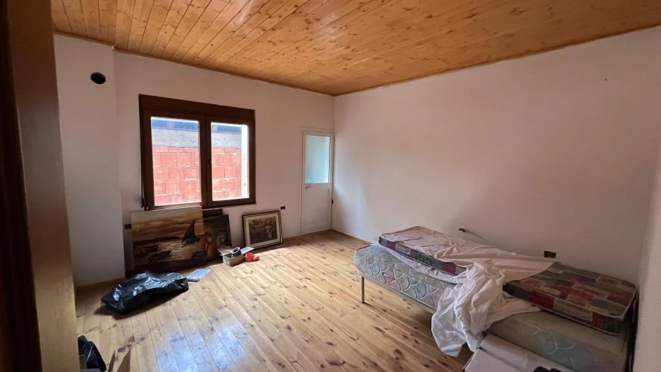 Tirane, jepet me qera apartament 2+1+2+Ballkon Kati 3, 85 m² 400 € (Kodra e Priftit) OPP51983