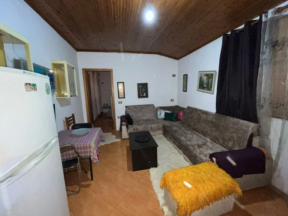 Tirane, jepet me qera shtepi 2+1 Kati 2, 80 m² 500 € (Shkolla e Baletit)