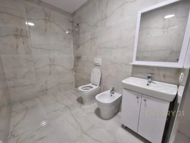 Tirane, jepet me qera apartament 2+1+BLK Kati 6, 93 m² 550 Euro (don bosko)