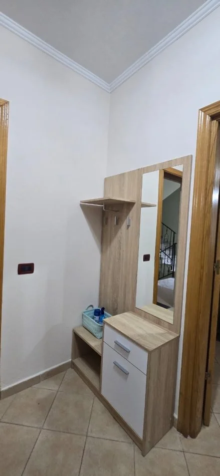 Tirane, jepet me qera apartament 1+1 Kati 3, 75 m² 600 € 