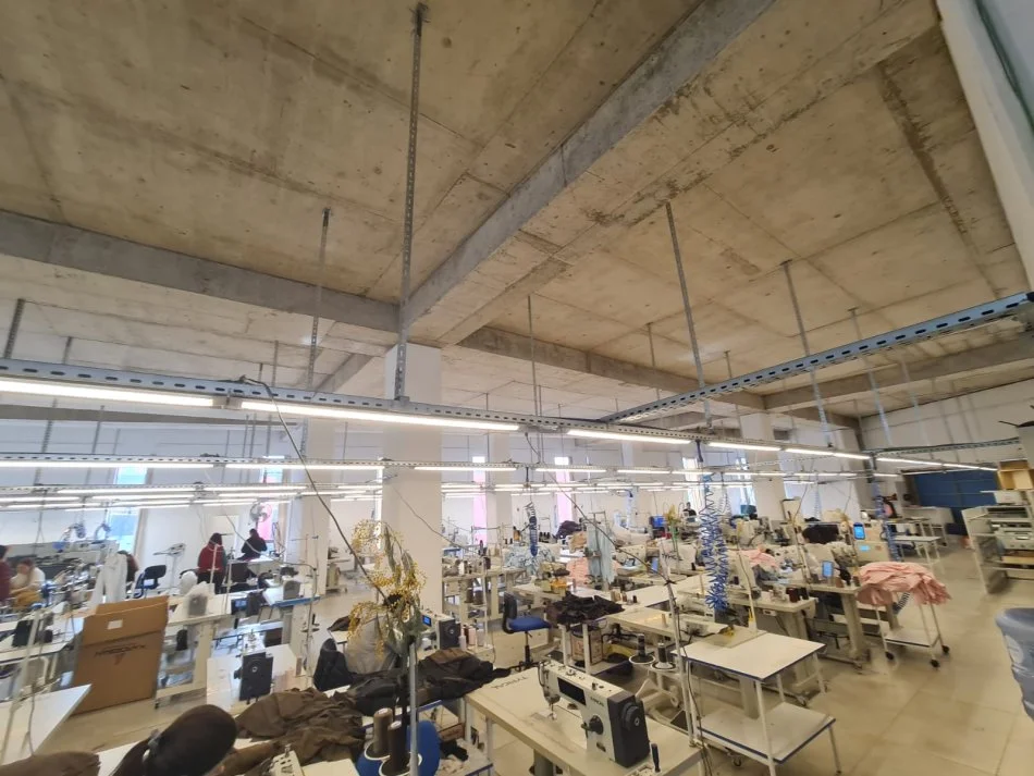 Tirane, jepet me qera magazine Kati 1, 1.200 m² 3.500 € (Sharre)