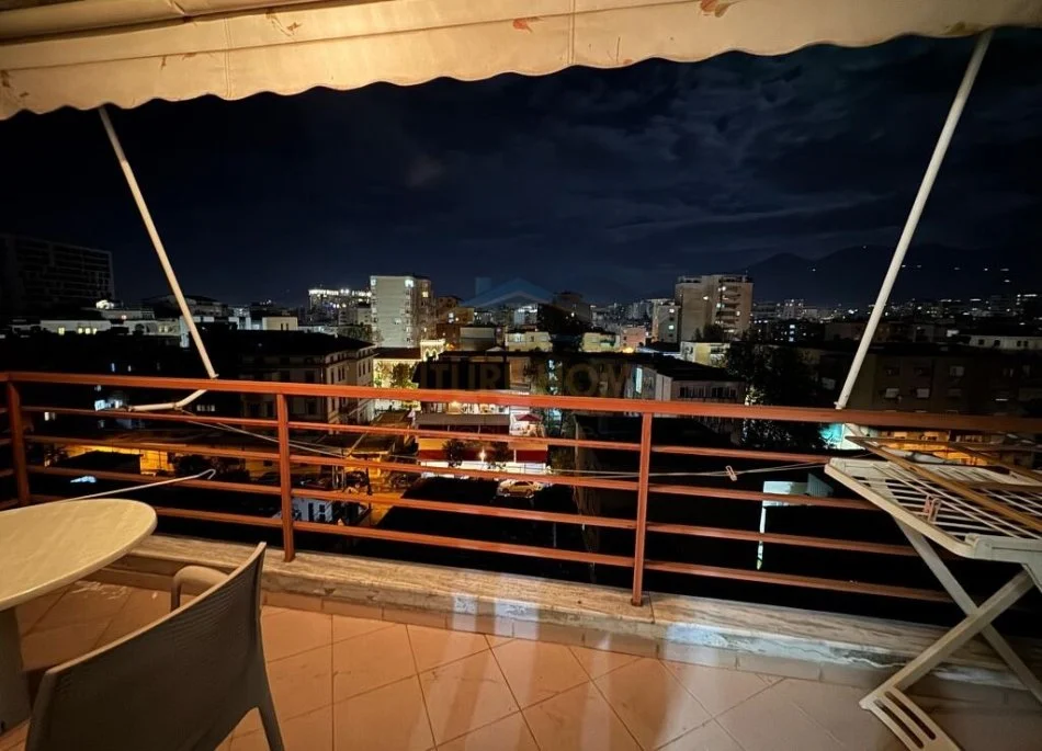 Tirane, jepet me qera apartament 1+1 Kati 6, 67 m² 650 € (Rruga e Bogdaneve)