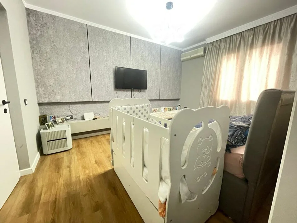Tirane, shitet apartament 3+1+Aneks+Ballkon Kati 2, 165 m² 310.000 € (Rruga Ferit Xhajko)