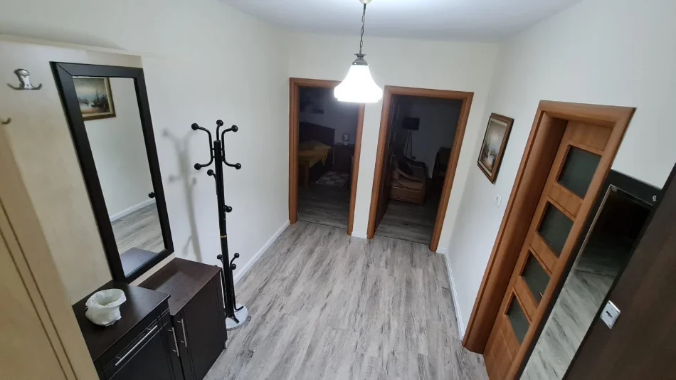 Tirane, shitet apartament 1+1 Kati 4, 145.000 € 