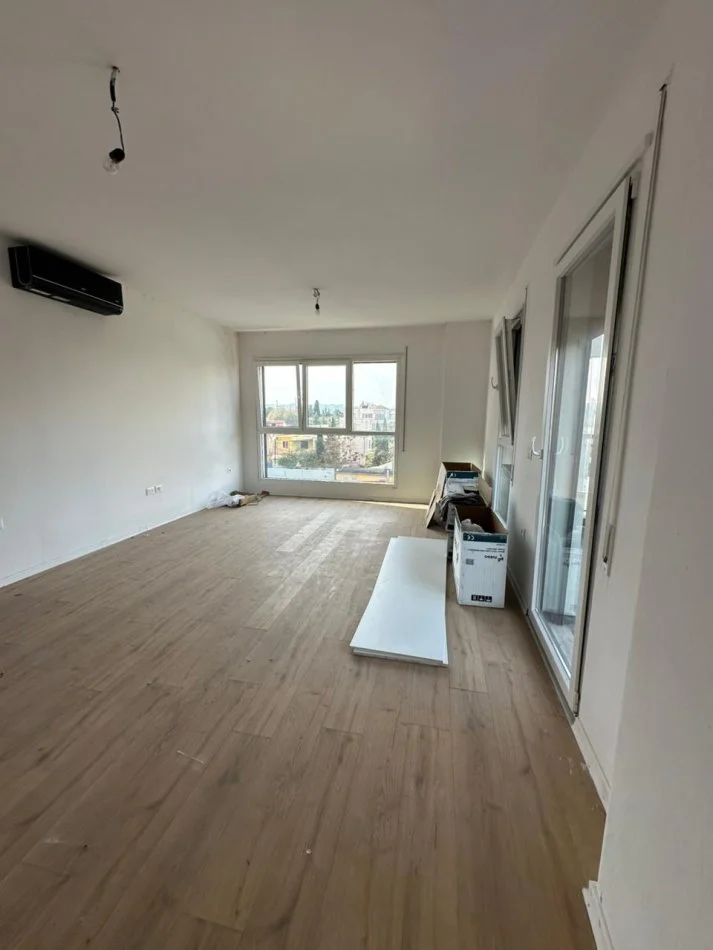 Tirane, jepet me qera apartament 2+1+Ballkon Kati 4, 85 m² 600 € (Don Bosko)