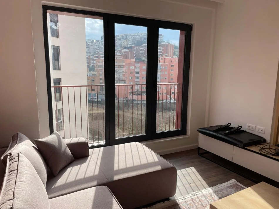 Tirane, jepet me qera apartament 1+1+Ballkon Kati 2, 70 m² 600 € (Kurora e botanikut)