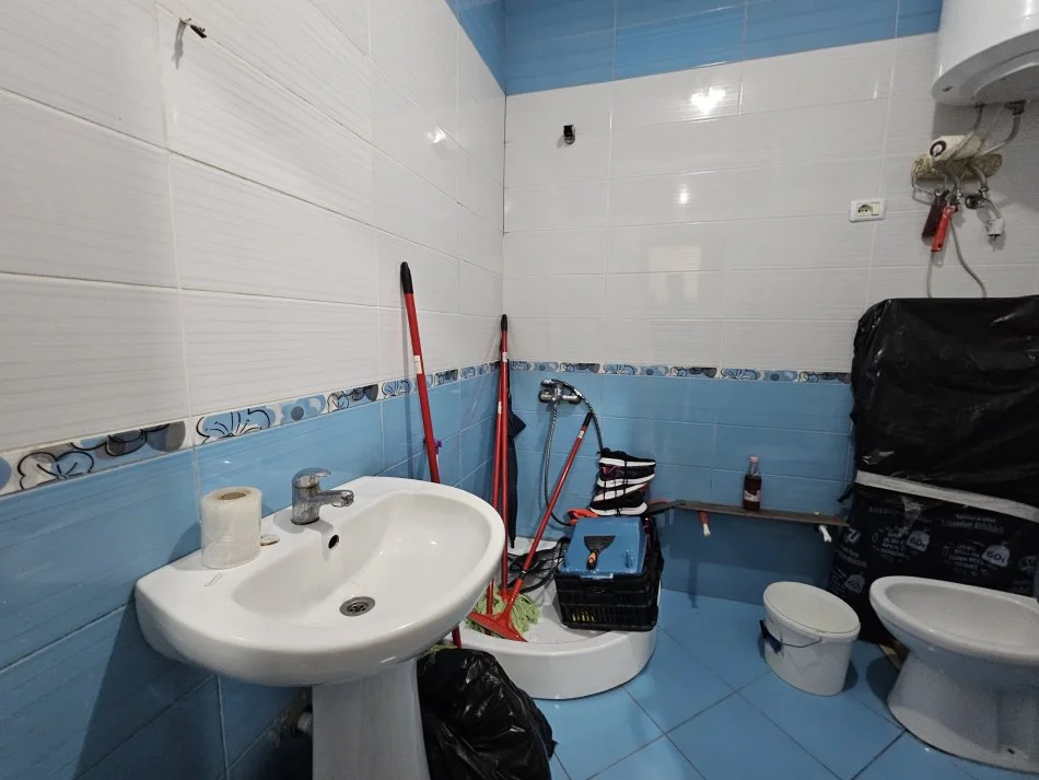 Tirane, jepet me qera apartament 2+1+Ballkon Kati 2, 100 m² 450 € (Yzberisht, Nela 3)