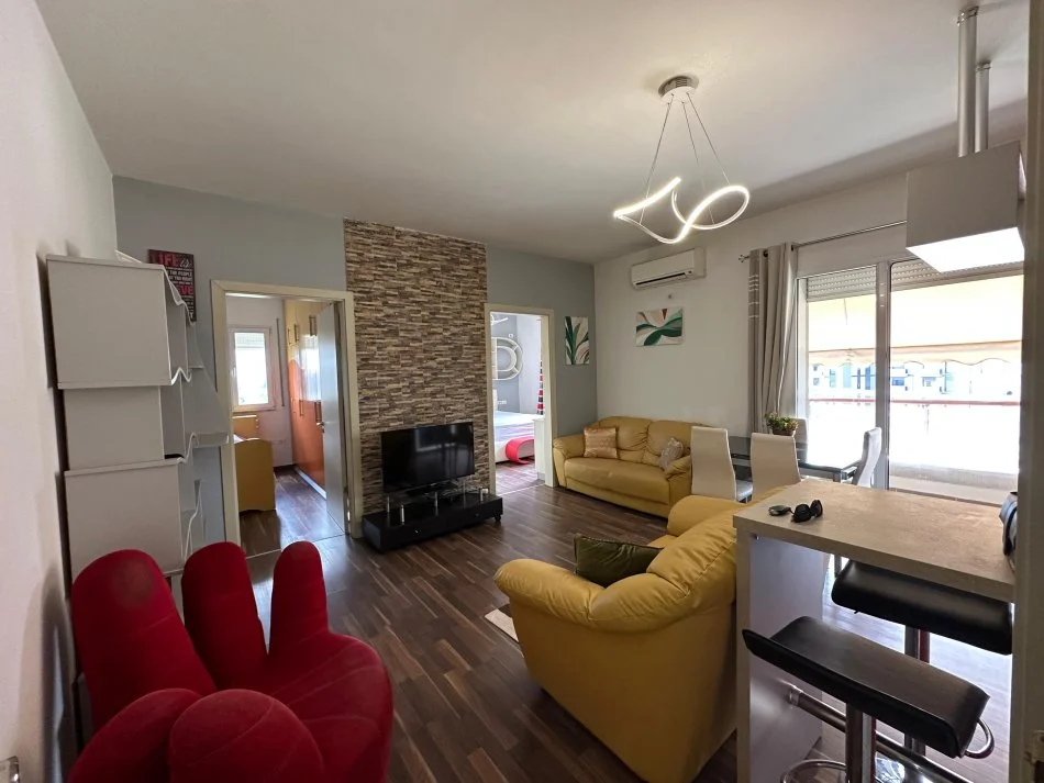 Tirane, jepet me qera apartament , 95 m² 550 € (RRUG ASIM VOKSHI)