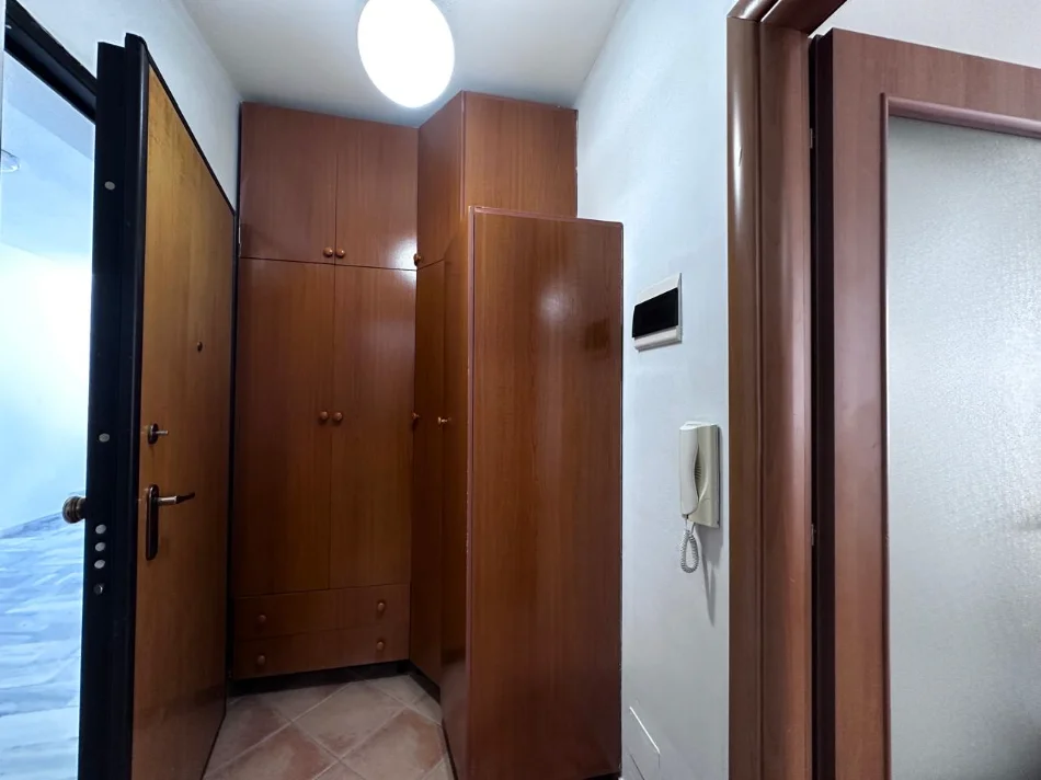 Durres, shitet garsonier Studio , (Golem)