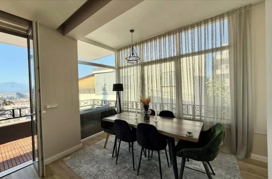 Tirane, shitet 2+1+Aneks+Ballkon , 149 m² 290.000 € (Kopshti zoologjik)