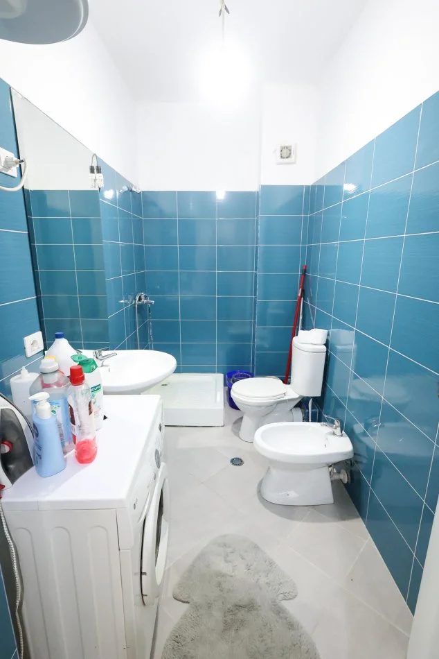 jepet me qera apartament 1+1 Kati 5, 55 m² 300 € (Prane Rruges Se Dajtit, Rruga Ramazan Gaxherri)