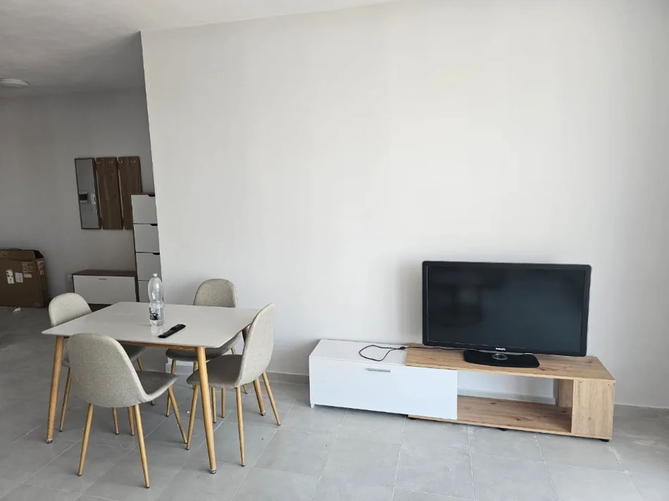 Tirane, jepet me qera apartament 2+1+Aneks+Ballkon Kati 7, 700 € (xhamlliku , oxhaku)