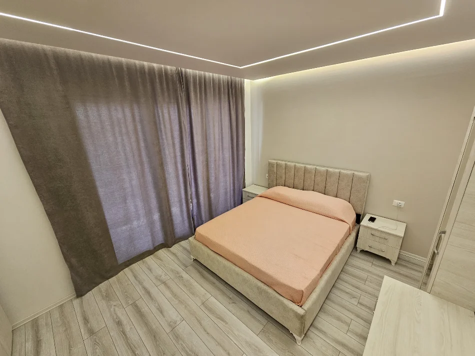 Tirane, jepet me qera apartament 1+1 Kati 4, 80 m² 700 € (Rruga jordan misja)