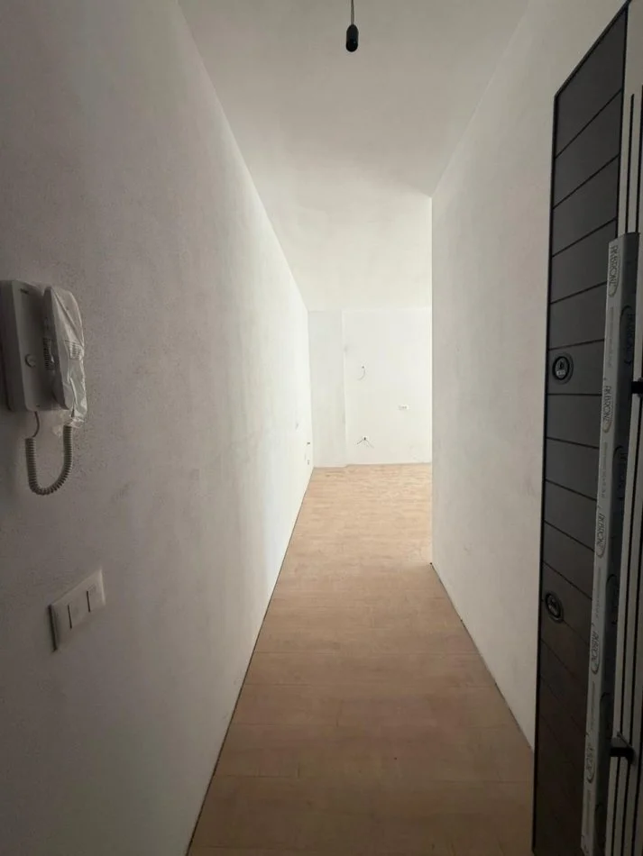 Tirane, shitet apartament 2+1 , 111 m² 100.000 € (Kamez)