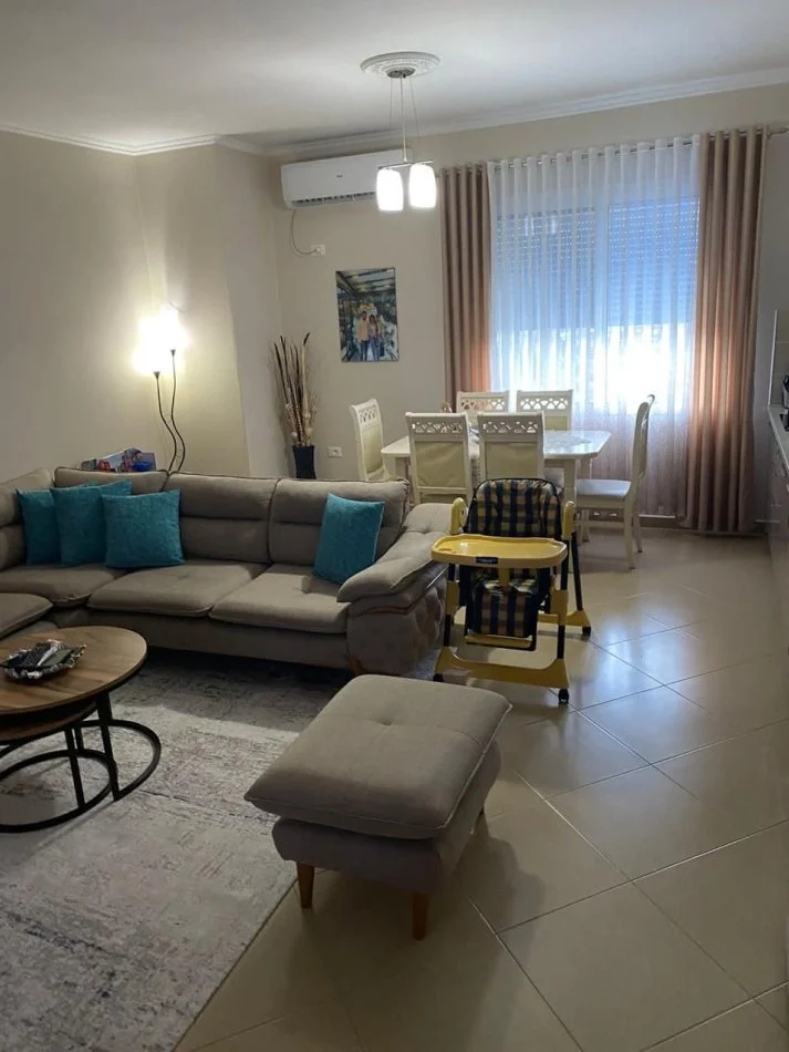 Tirane, shitet apartament 3+1, Kati 4, 144 m² 125,000 € (institut)