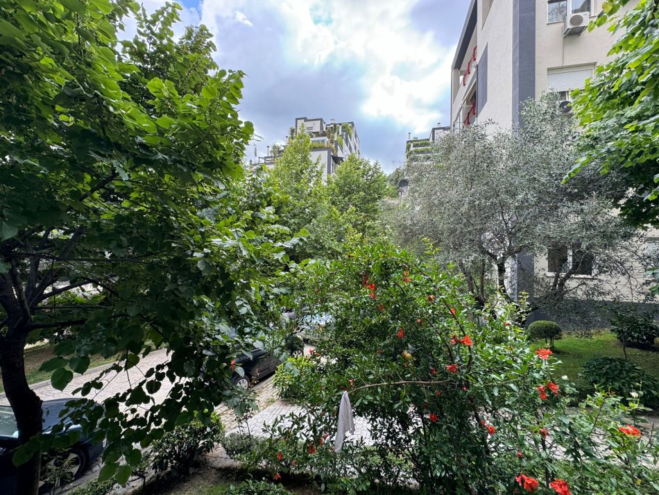 Tirane, shitet apartament 2+1+Aneks+Ballkon Kati 1, 83 m² 150.000 € (Liqeni i Thate)