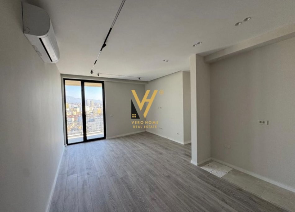 Tirane, jepet me qera apartament 2+1+Ballkon Kati 12, 104 m² 1.100 € (MINE PEZA)