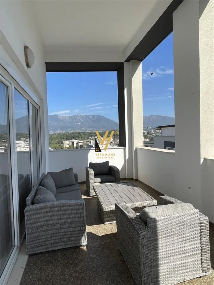 Tirane, jepet me qera apartament 3+1+Ballkon Kati 4, 180 m² 1.400 € (LIQENI I THATE)