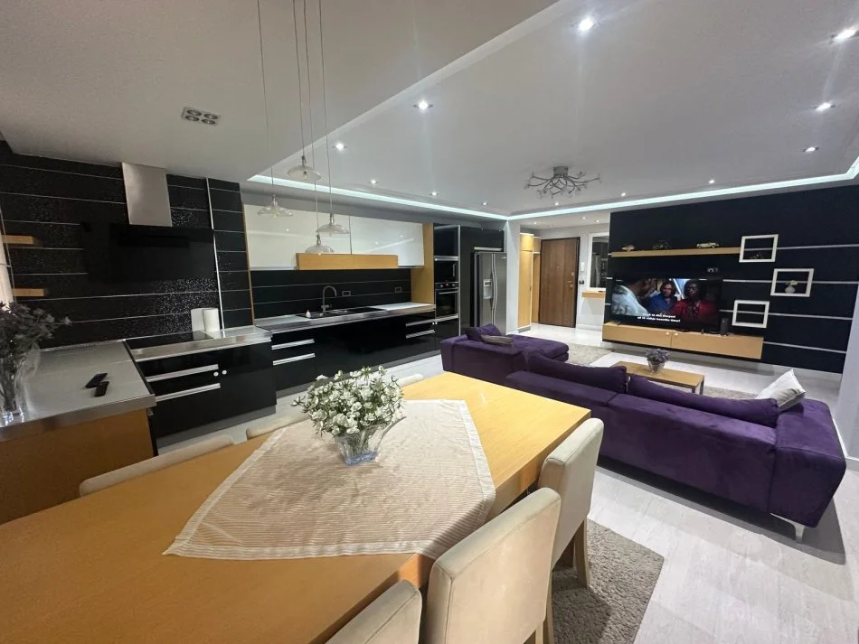 Tirane, jepet me qera apartament 2+1+Aneks+Ballkon Kati 5, 110 m² 600 € (besim alla)