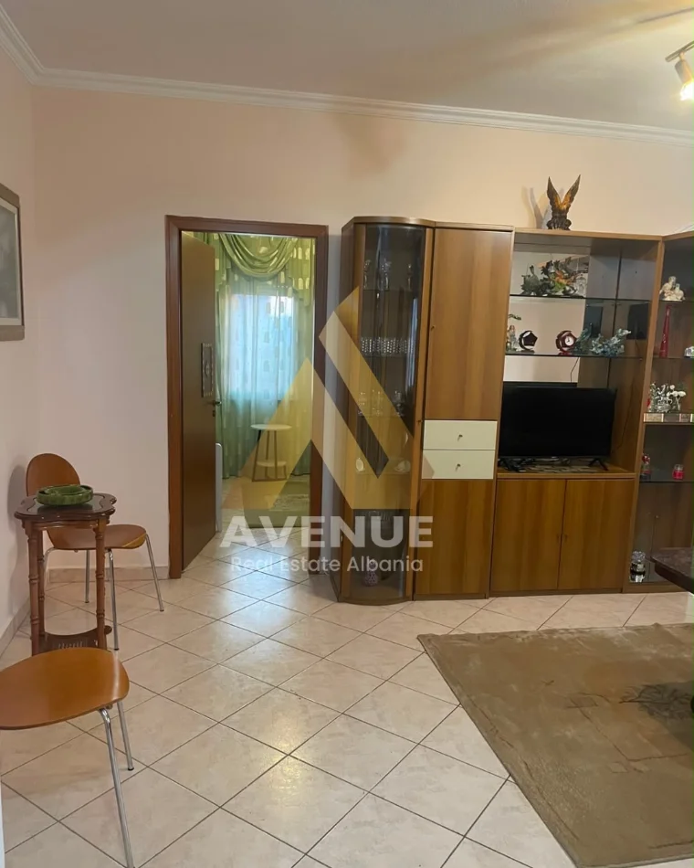 Tirane, jepet me qera apartament 2+1+Ballkon Kati 7, 96 m² 750 € (Bulevardi Zogu 1)