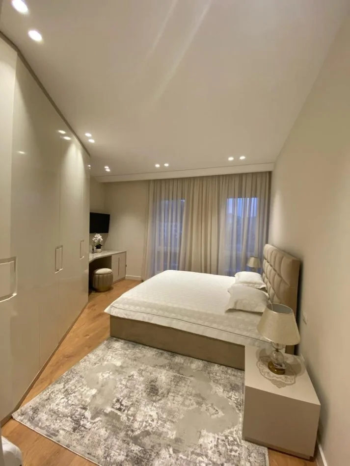 Tirane, shes apartament 3+1 Kati 3, 164 m² 400.000 € (ISH FUSHA E AVIACIONIT)