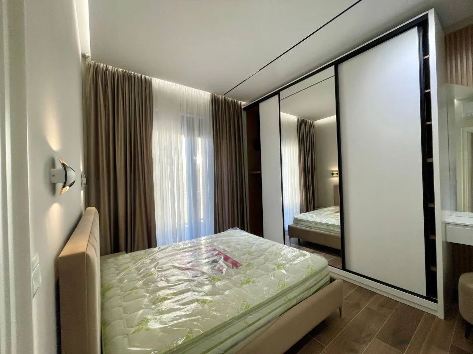 Tirane, jepet me qera apartament 2+1+Ballkon , 131 m² 1.500 € (Kompleksi Delijorgji)