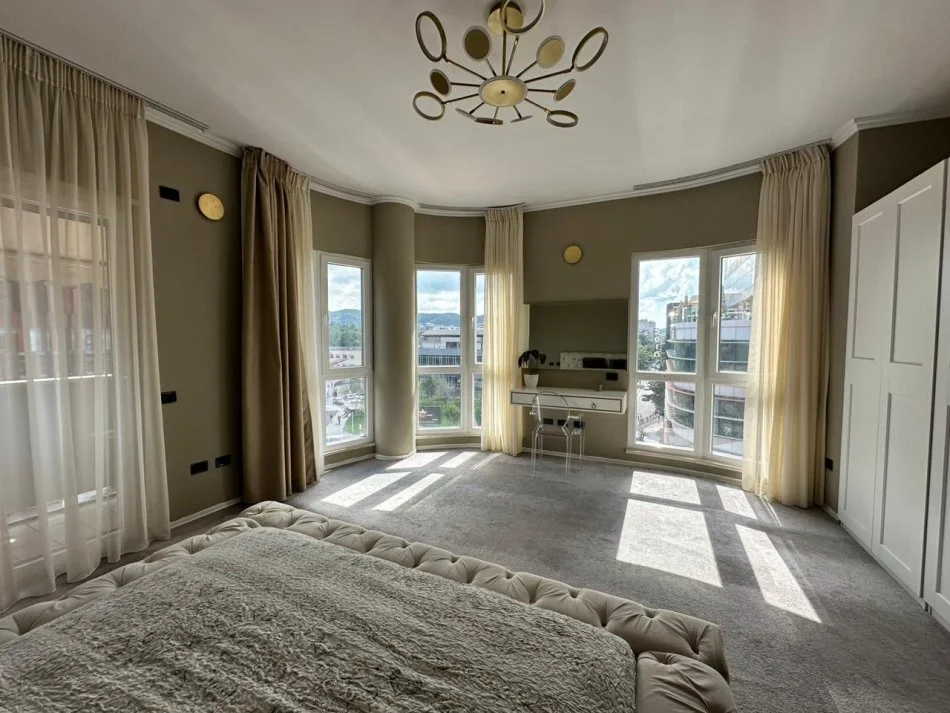 Tirane, jepet me qera apartament Kati 3, 120m² 2.000 €