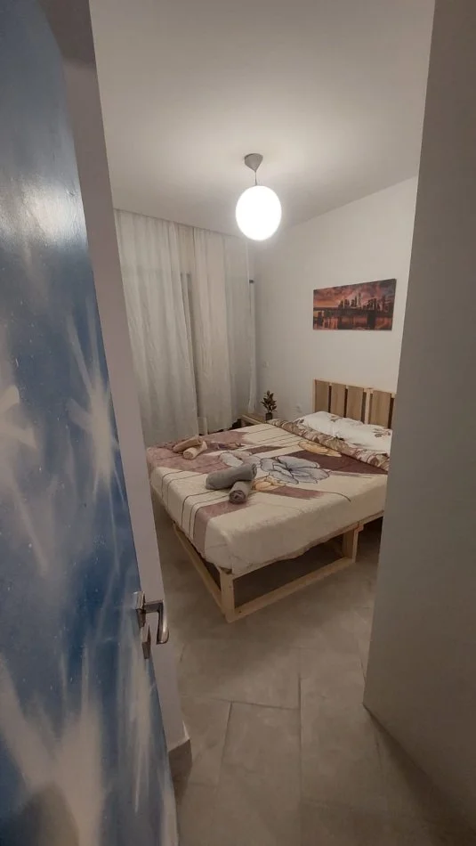 Tirane, jepet me qera apartament 1+1 Kati 2, 75 m² 720 € 