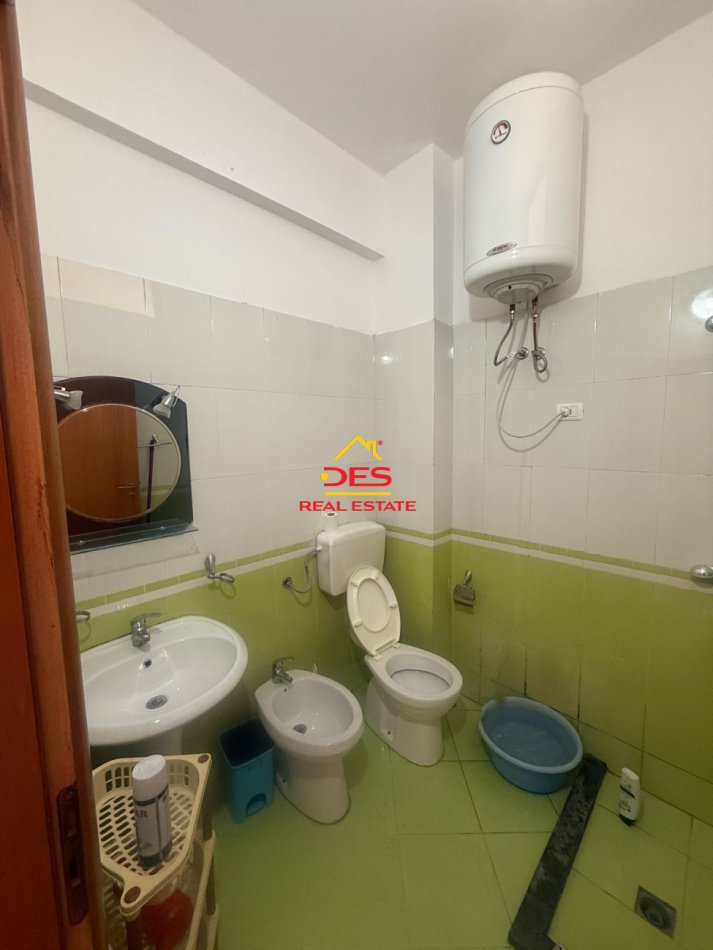 Vlore, jepet me qera apartament 1+1+Ballkon Kati 1, 70 m² 300 € (Orikum)