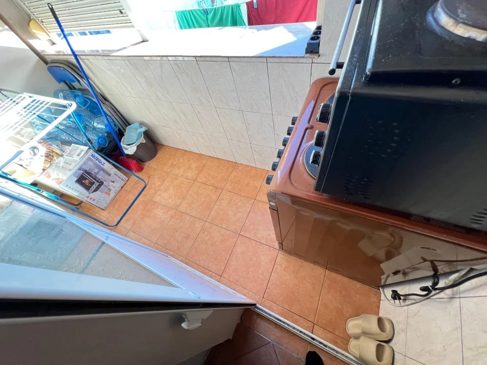 Tirane, jepet me qera apartament 1+1+Ballkon Kati 5, 56 m² 350 € (Rruga Sadik Petrela, Prane Ish Venu)