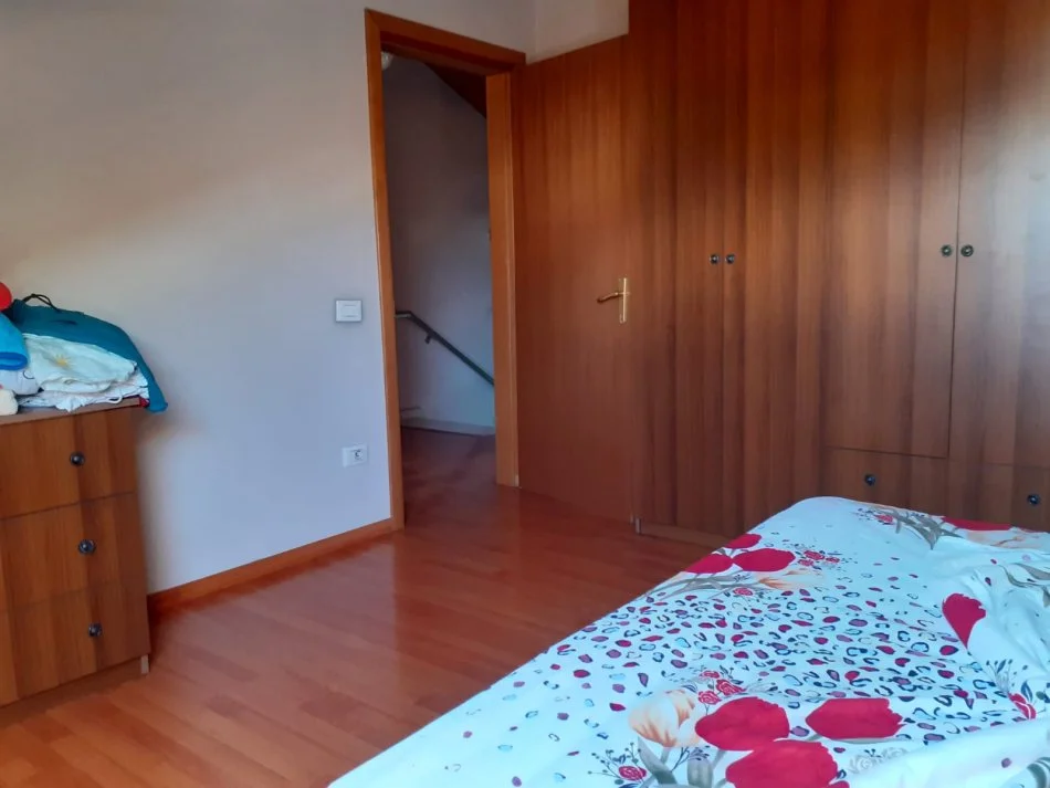 Tirane, jepet me qera apartament duplex 2+1 Kati 4, 80 m² 600 € (Bulevardi Gjergj Fishta)