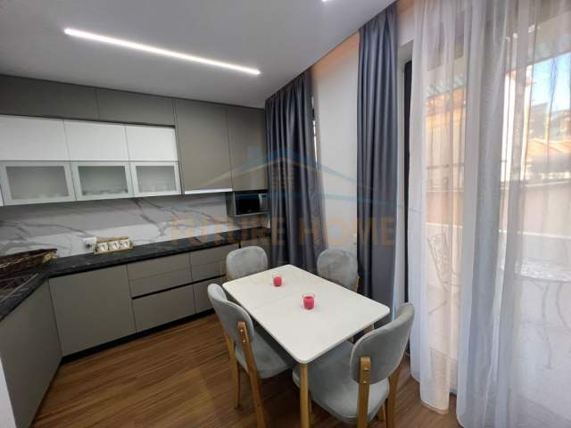 Tirane, jepet me qera apartament 1+1 Kati 2, 60 m² 900 Euro (Myslym Shyri)
