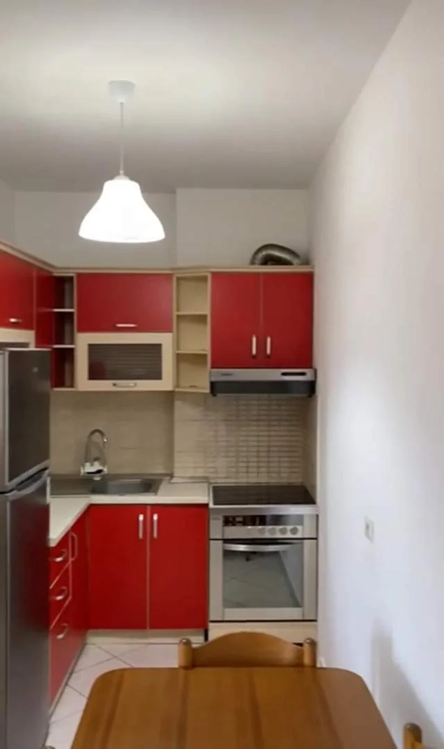 Tirane, jepet me qera apartament 2+1+BLK Kati 5, 90 m² 40.000 Leke (Rruga Teodor Keko)