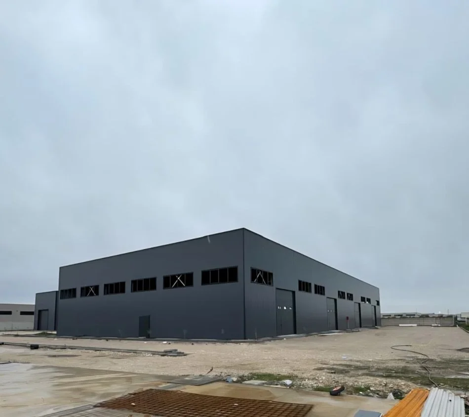 Durres, jepet me qera magazine Kati 0, 1.870 m² 4.150 € (Fllake)