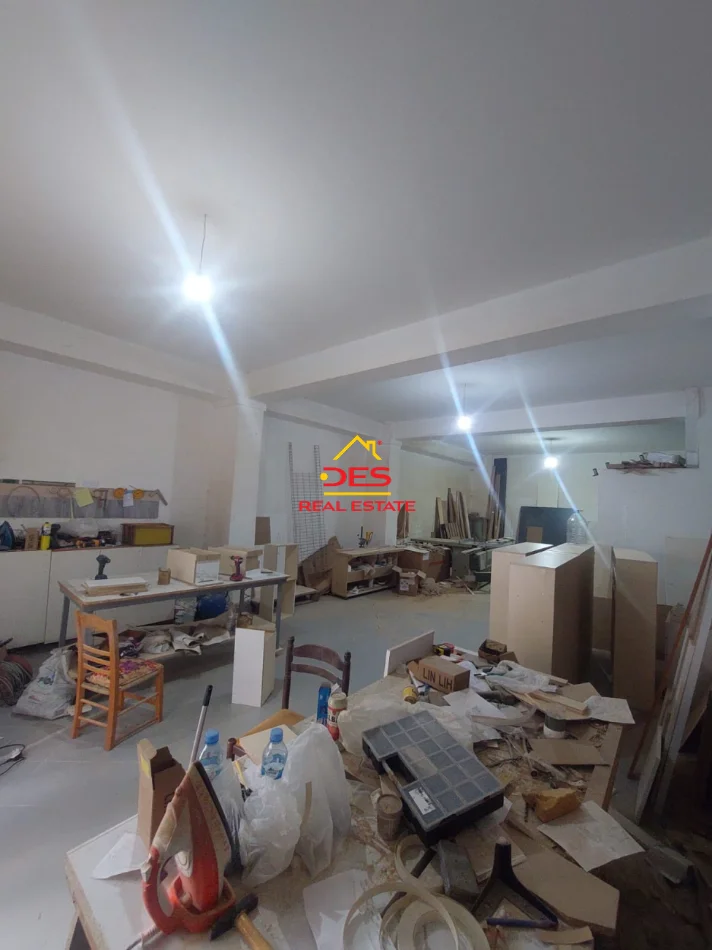 Vlore, shitet ambjent biznesi Kati 0, 86 m² 172.000 € (Rruga Gjergj Arianiti)