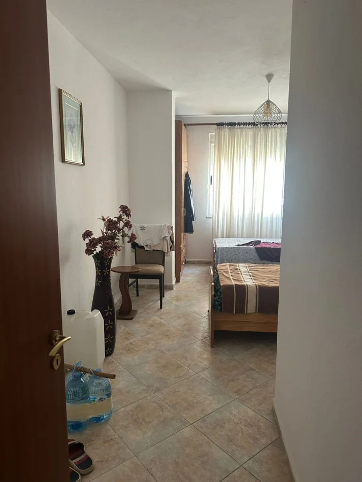 !Shitur! Durres, shitet apartament 2+1+Ballkon Kati 4, 92 m² 107.000 € (Ujesjellesi)