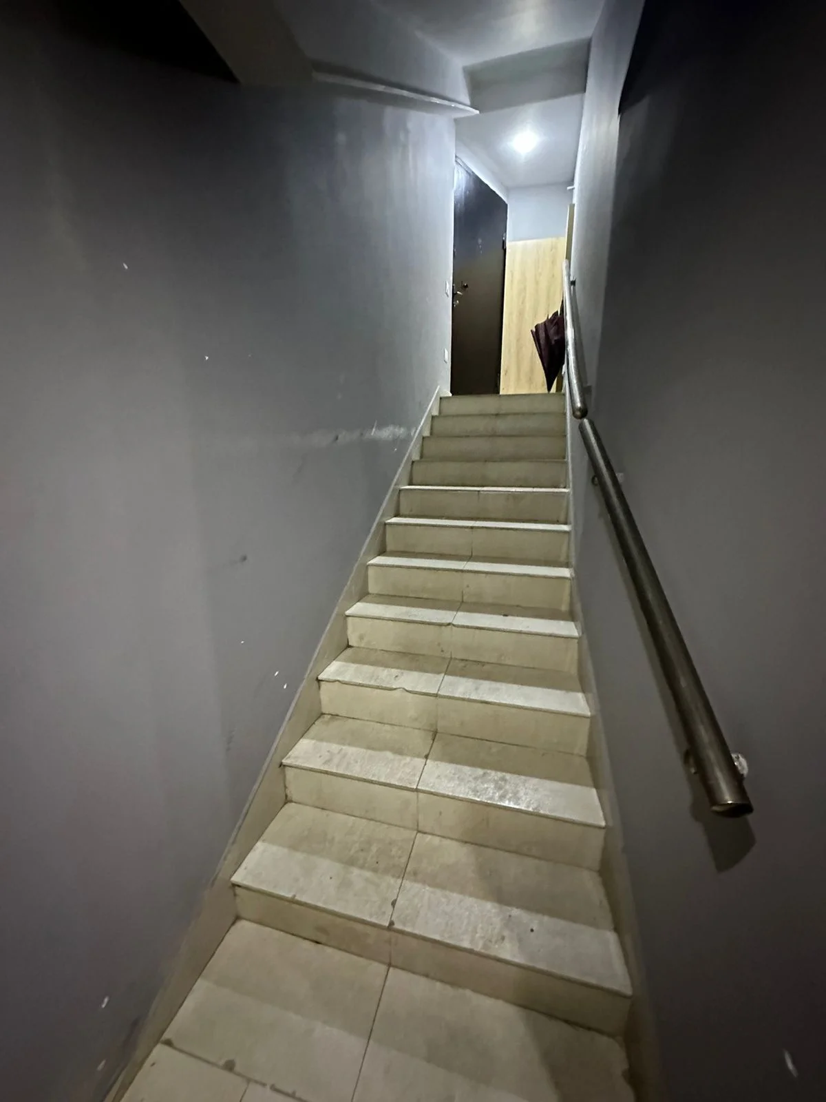 Shitet Ambjent biznesi (i investuar) prane Sheshit Wilson,sip. Totale 133 m2,kati -1,cmimi 140,000 Euro