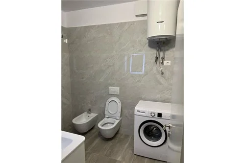 Tirane, jepet me qera apartament 1+1 , 75 m² 600 € (Rruga e Dibres)