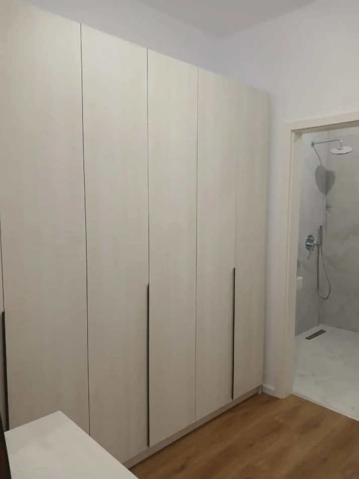 Tirane, jepet me qera apartament 2+1+Ballkon Kati 6, 75 m² 500 € (Ali Demi)
