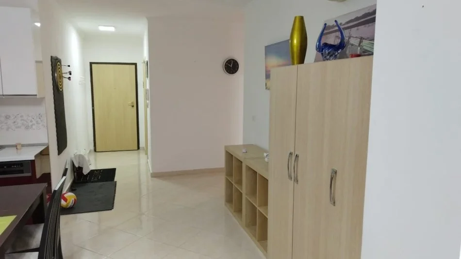 Durres, jepet me qera apartament 2+1+Ballkon Kati 9, 97 m² 500 € (Vollga)