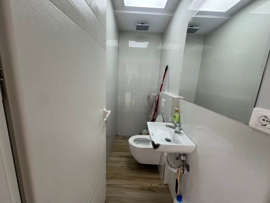 Tirane, shitet apartament 1+1 Kati 1, 32 m² 82.000 € (Liqeni i Thate)