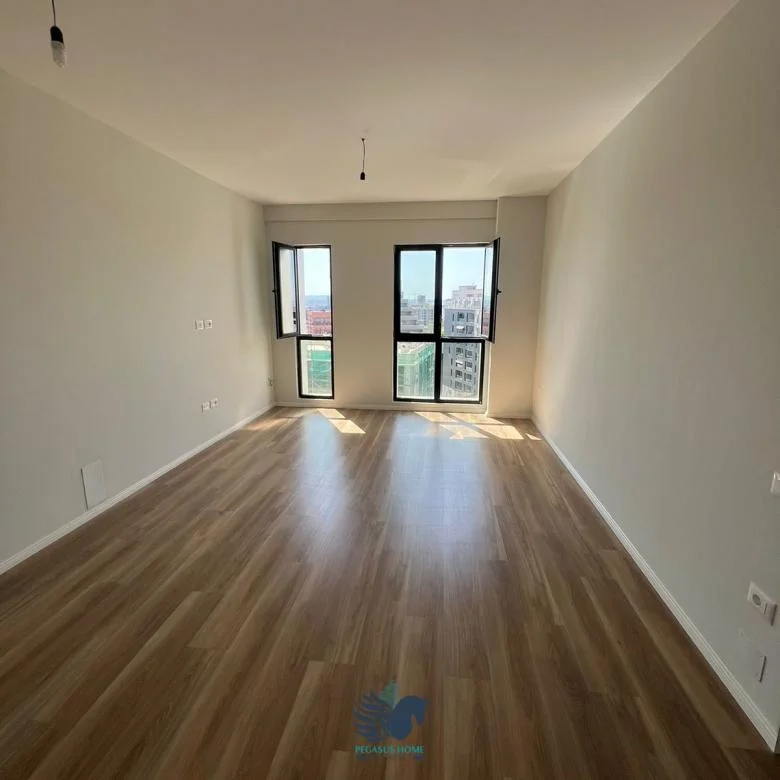 Tirane, jepet me qera apartament 1+1+Ballkon Kati 7, 90 m² 500 € (Rruga Dibres)