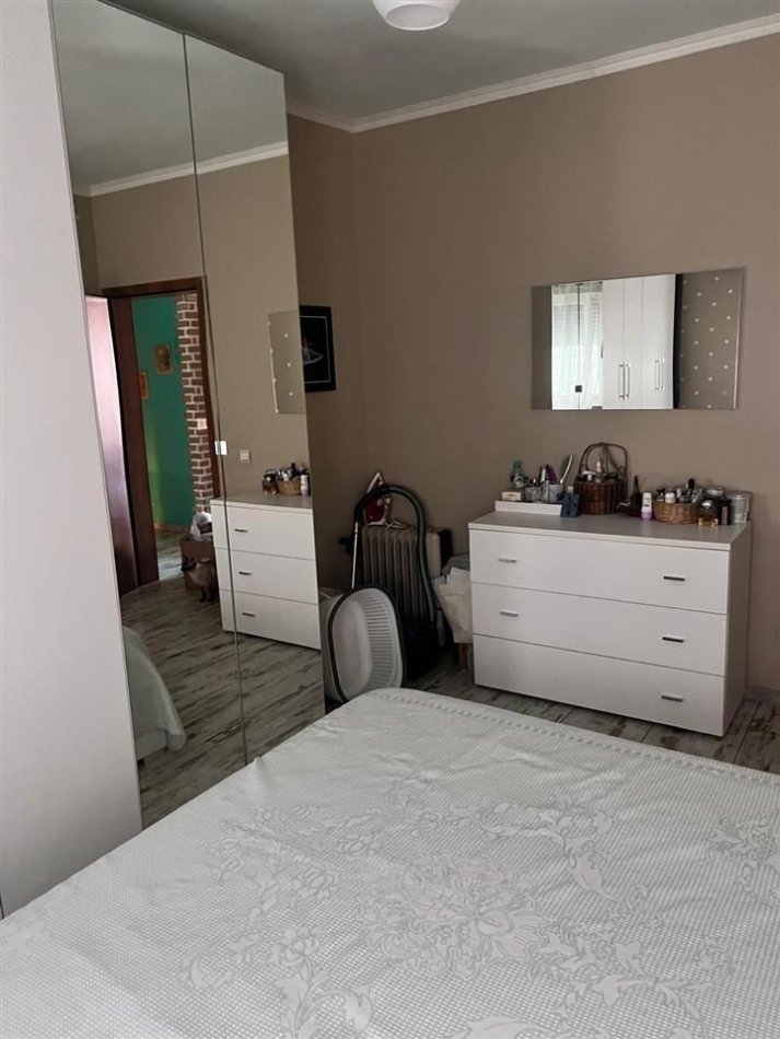 Shqiperi, jepet me qera apartament 2+1+Ballkon Kati 8, 100 m² 660 € (Komuna e Parisit)