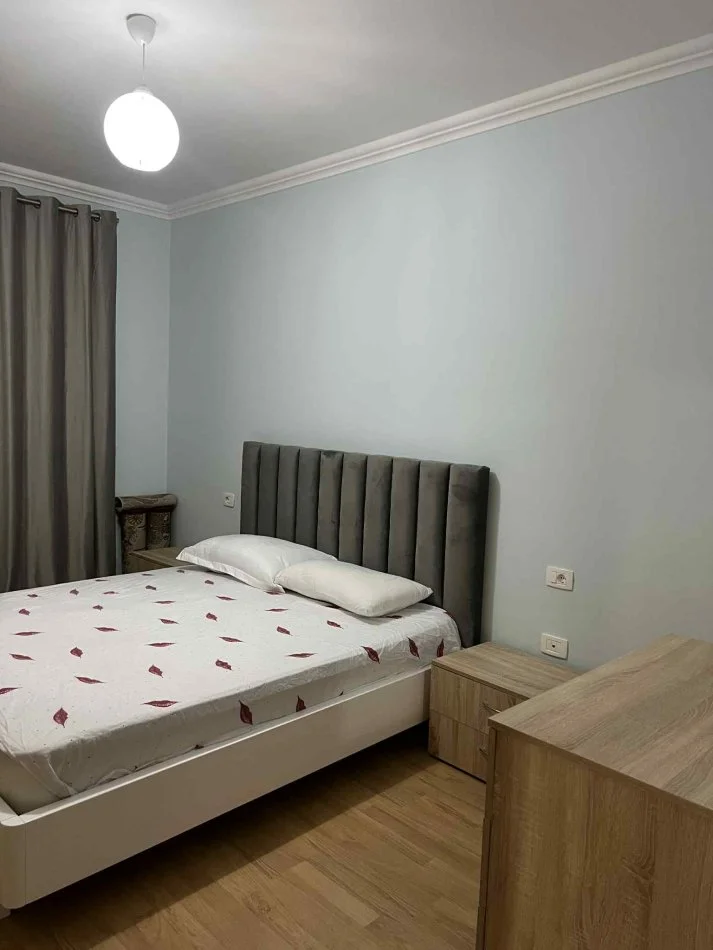 Tirane, jepet me qera apartament 2+1+Ballkon Kati 3, 100 m² 700 € (FIORI DI BOSKO)