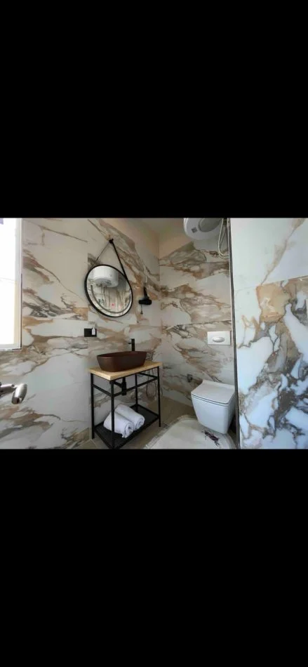 Tirane, jepet me qera apartament 1+1+Aneks+Ballkon Kati 2, 80 m² 550 € (Stacioni trenit)